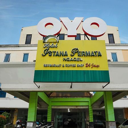 ホテル Oyo 252 イスタナ ペルマータ ナガゲル スラバヤ エクステリア 写真