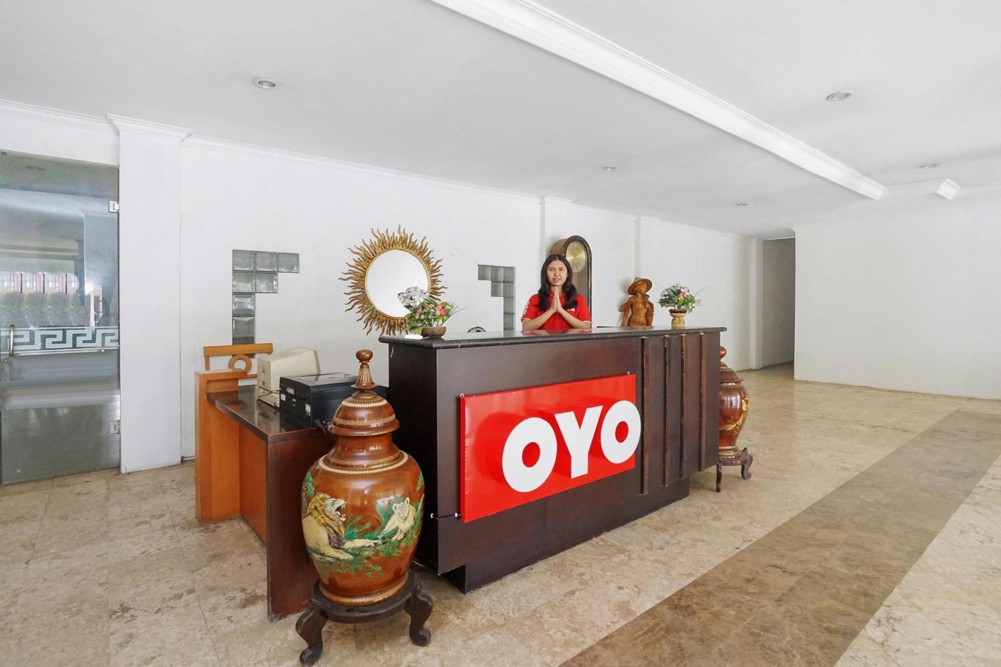ホテル Oyo 252 イスタナ ペルマータ ナガゲル スラバヤ エクステリア 写真